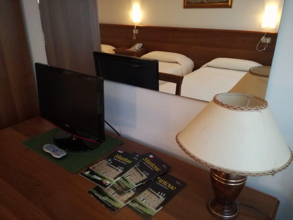 Hotel Mantegna Мантуя Екстер'єр фото